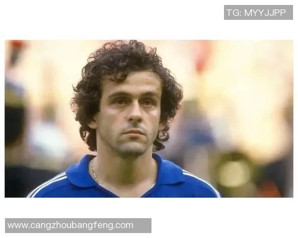 全球足球历史十大经典球星排名 盘点足坛最具影响力与传奇色彩的球员